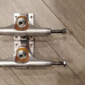 Thunder 147 Hollow Light Skateboard Trucks